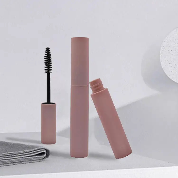 How to Remove Waterproof Mascara Without Harming Your Lashes